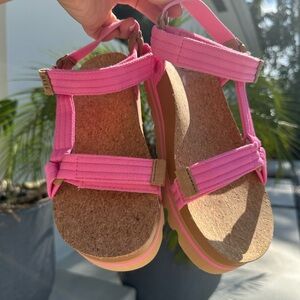 REEF 🪸 NEW Pink Strappy Sandals with Cork Sole